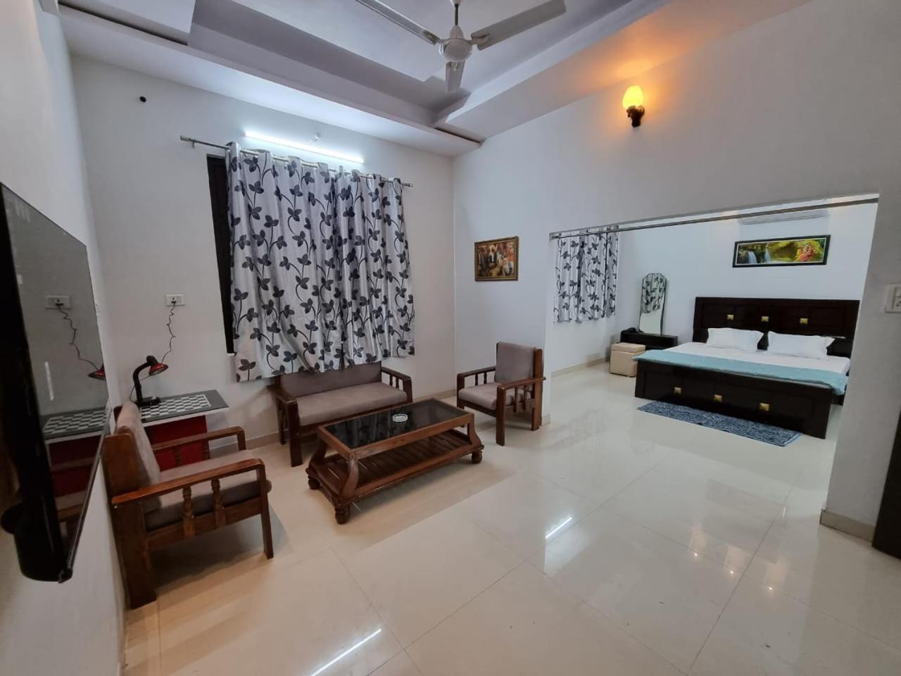 Leela Homestay Jabalpur - Lily - 2 Bhk Luxury Appartment Esterno foto