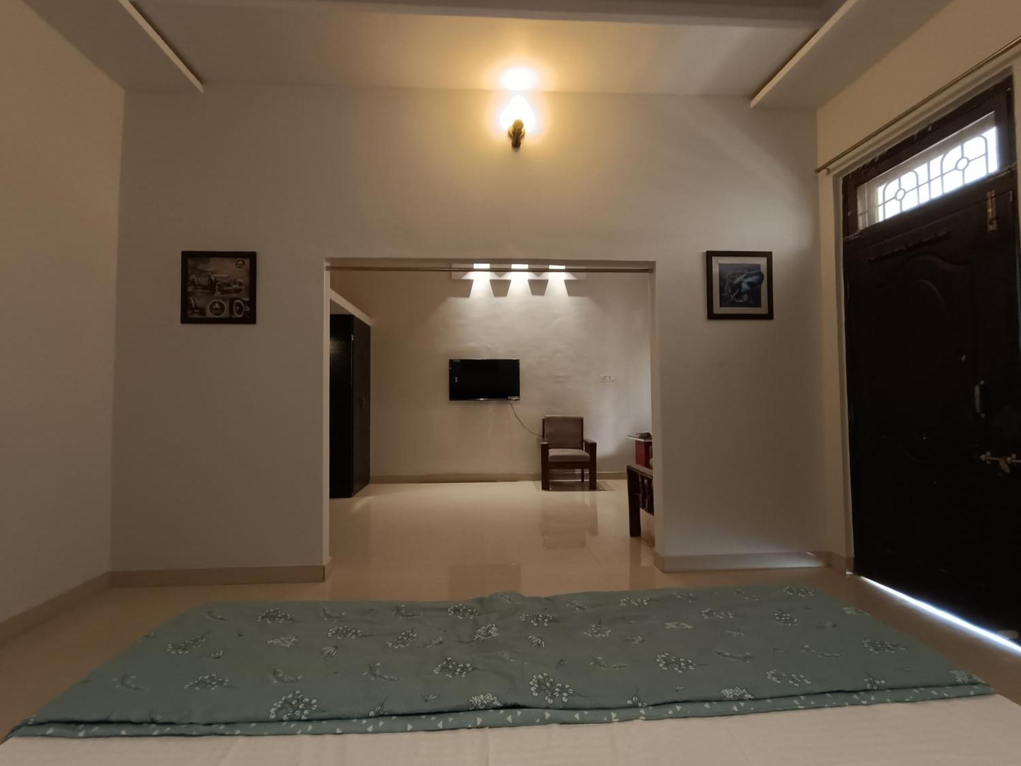 Leela Homestay Jabalpur - Lily - 2 Bhk Luxury Appartment Esterno foto