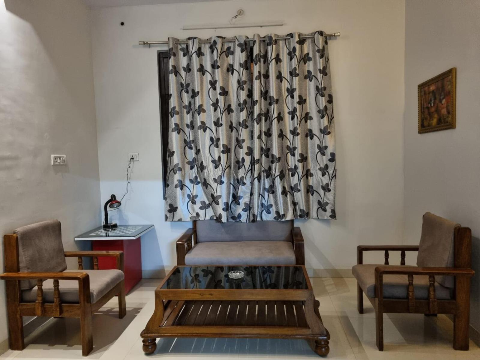 Leela Homestay Jabalpur - Lily - 2 Bhk Luxury Appartment Esterno foto